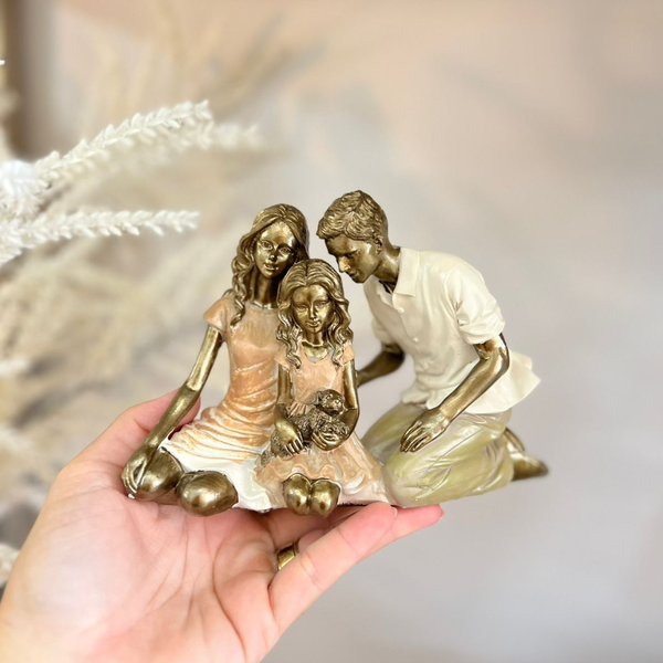 escultura familia decorativa casal com filha 257 673 charm decor b