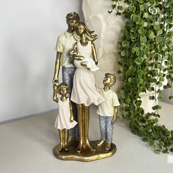escultura familia decorativa casal com tres filhos 257 203 charm decor b